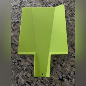 Flexible cutting board